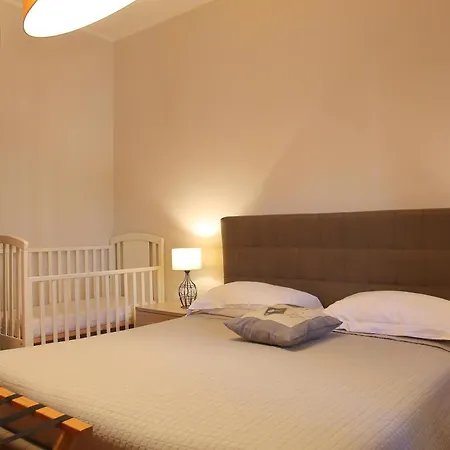 Lavinio Apartment *